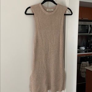 Sleeveless sweater vest